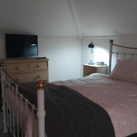 Homestay Poole Esterno foto